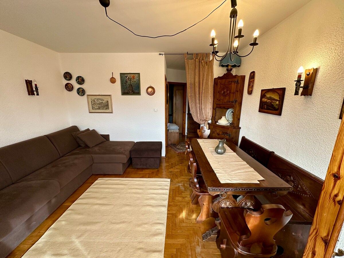 Leistungsstarkes Airbnb: Casa Cristina Spacious Three-Room Fronting the Valley and Slopes! in Frabosa Sottana