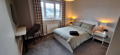 2 Bedroom flat Glasgow/Edinburgh