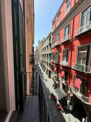 Alma de Chiaja – Prestigious Duplex with balconies gallery image 4