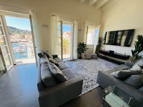 Luxury Seafront Penthouse