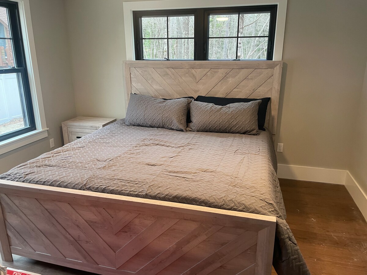 เตียงคิงไซส์ห้องนอนใหญ่