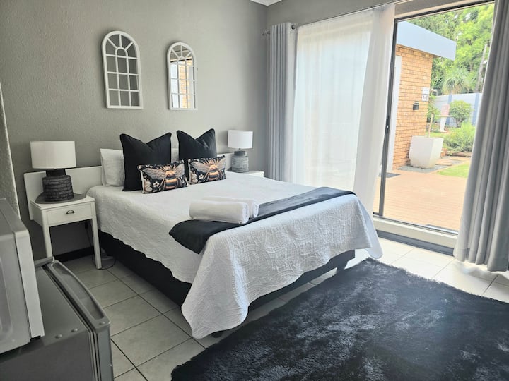 Zhantique Guest House 2- Unit 4 - Boksburg