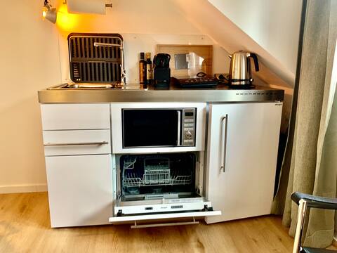 Top performing Airbnb: Luxury rooftop oasis by the forest & Lake Baldeney in Essen