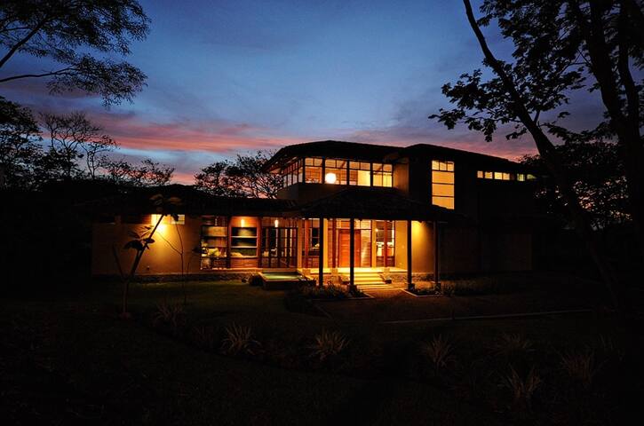 Luxury Villa Reserva Conchal for 8+4 Maid incl