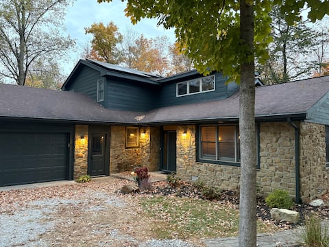 “Grand” Getaway near Grand Park