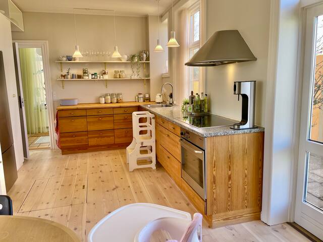 Dejlig villa lige ved en sø. gallery image 5