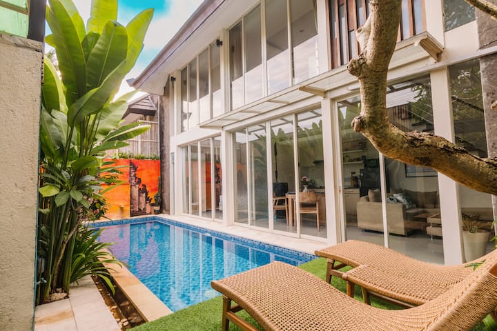 Modern Villa Near Seminyak & Canggu  Large Pool - Bali