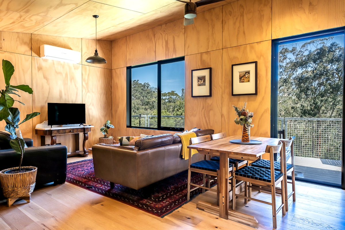 Popular Airbnb listing: Whitehawks Cottage - Otway Getaway in Apollo Bay
