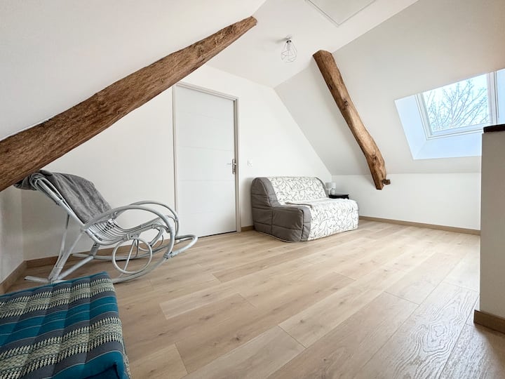 Na 1. katu nalazi se otvoreni prostor s 2 pomoćna ležaja :)