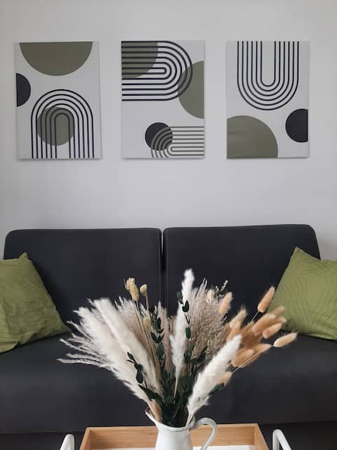 Super location for Milan, Como, with parking!