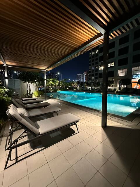 Dutch Luxury 1 Bed Apartment - Private Beach