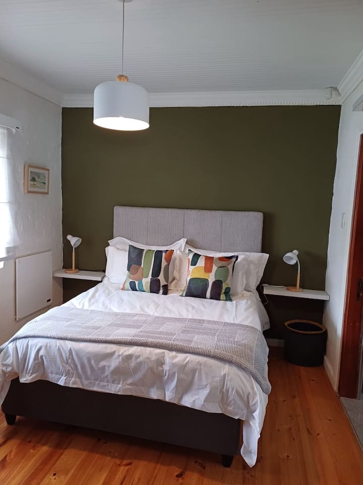 საძინებელი 1