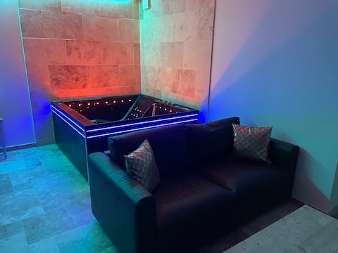 Successful Airbnb property: Charming loft with air-conditioned spa and balneotherapy in Loiret