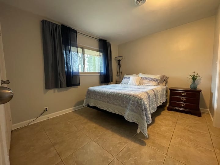 Smallest bedroom 
Queen bed doable closet 
Tv in closet