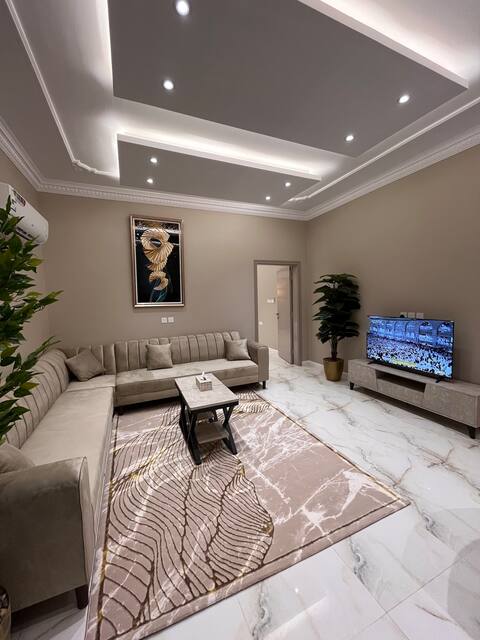 Elegant Apartment Bedroom & Al Fayhaa Lounge