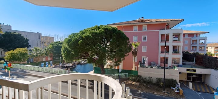 Joli 2p Avec Balcon Sur Le Port De Fréjus - Fréjus