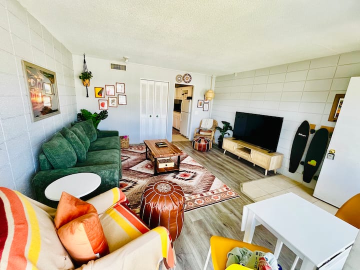 The Funky Melrose Place - New Smyrna Beach, FL