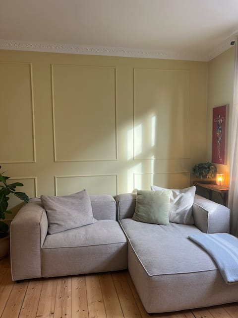 Top performing Airbnb: Spacious apartment with balcony in Aalborg