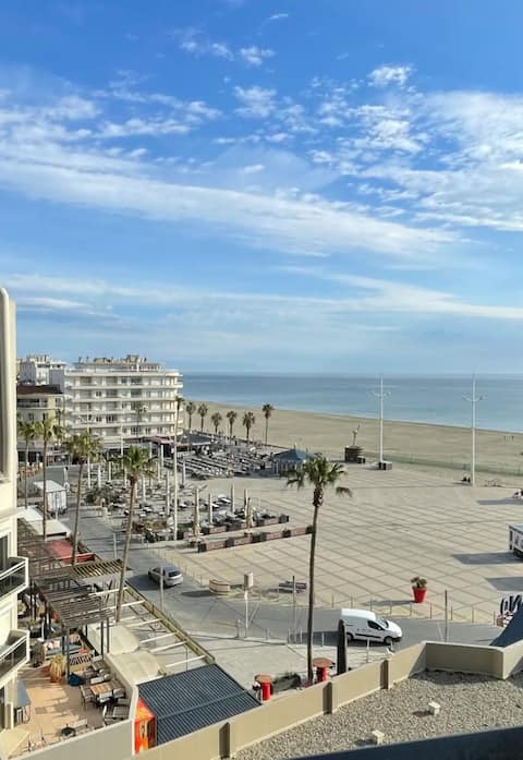 Studio full center sea view 6th floor