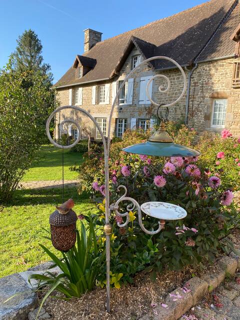 Cozy apartment Mont Saint Michel jacuzzi massage