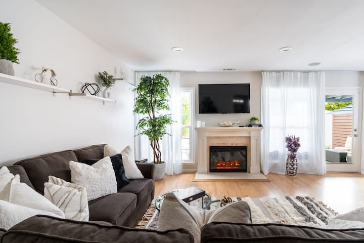 Best For The Family. Heated Pool At No Cost. - Long Beach, CA