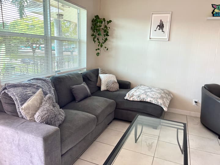 Comfy & Central Hollywood 1/1 - Hollywood, FL