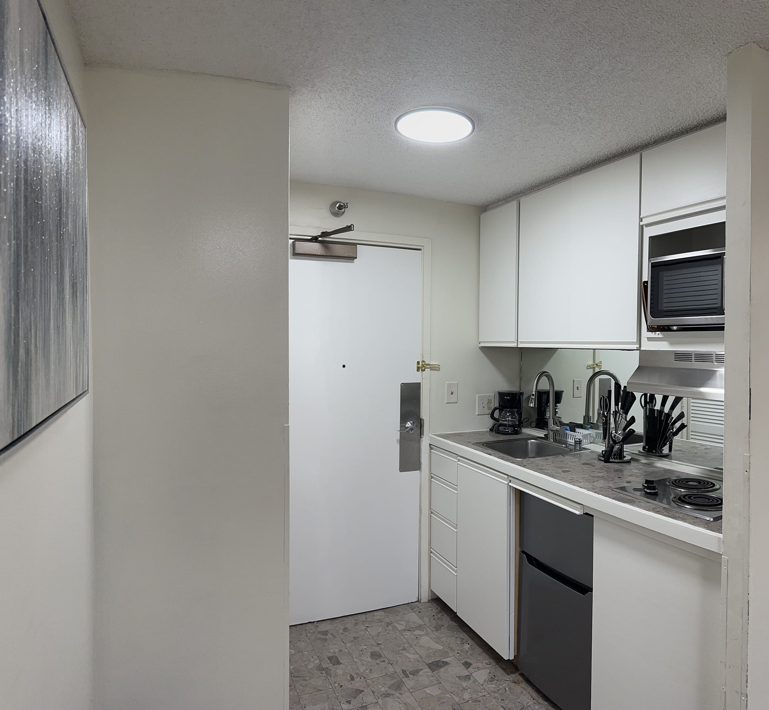 Waikiki Sunsets & Summer Memories| 3 Studios - Image 3