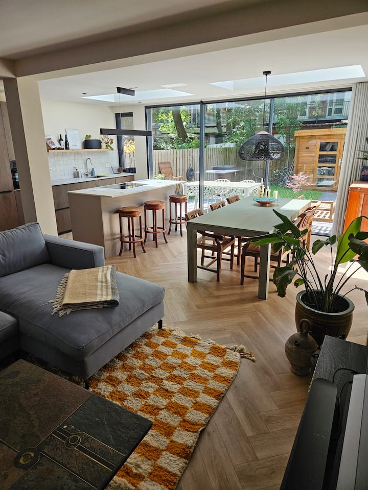 Modern Newly Renovated Apartment With Garden - Amsterdam