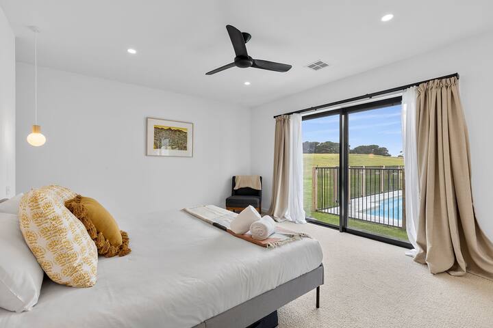 Designer Coastal Home with pool gallery image 5