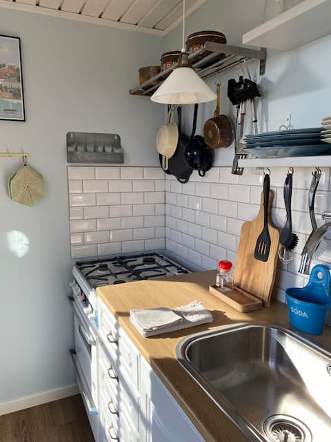 Successful Airbnb property: Tiny House with ocean view in Region Sjælland