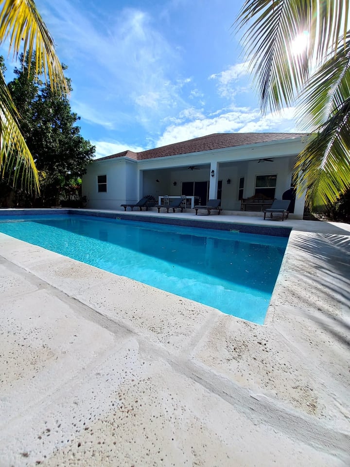 1 Minute Vom Strand Entfernt - Luxury Villa - Turks e Caicos