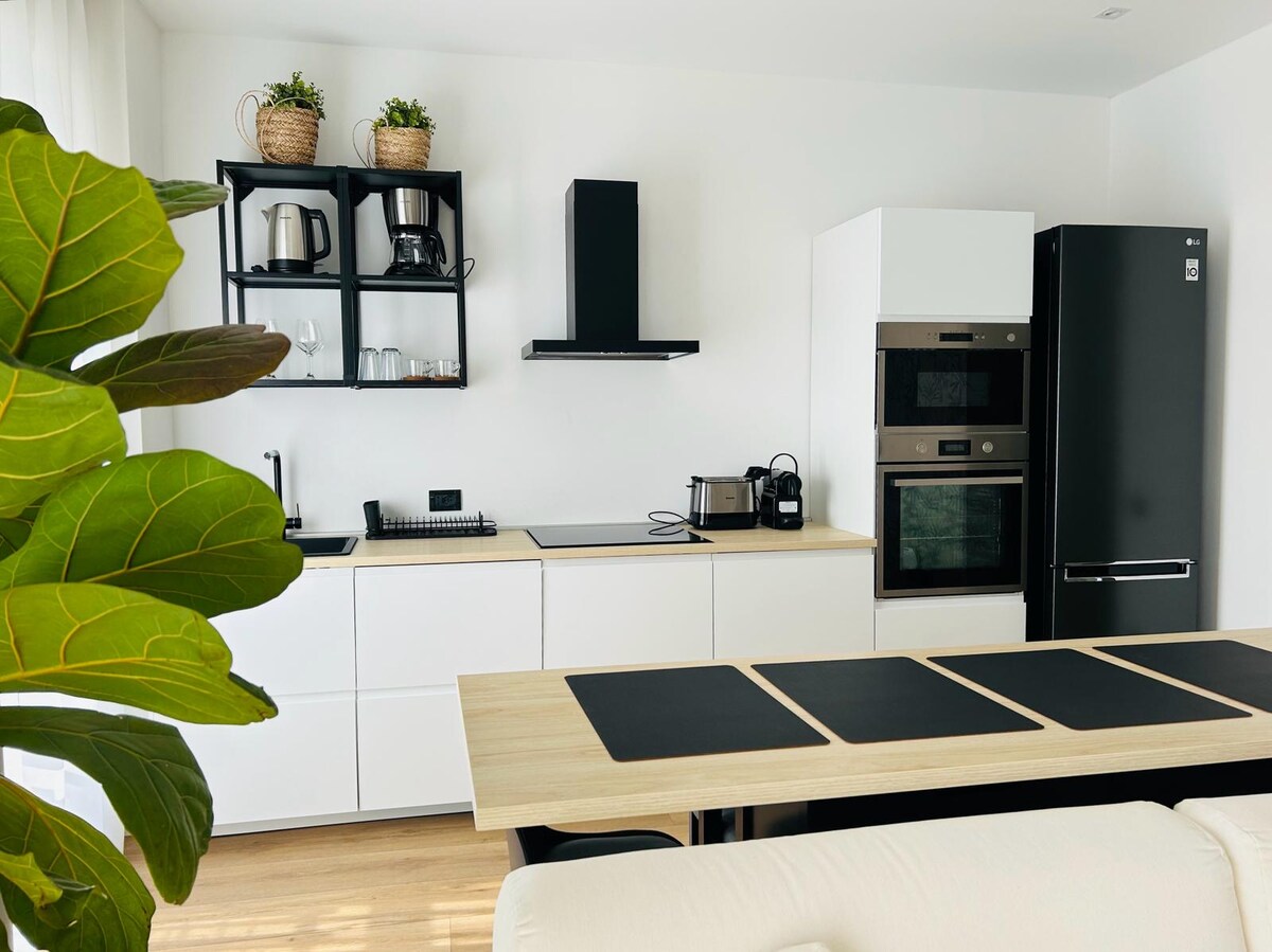 Top Airbnb: Villa Estrella Bright Quiet Apartment 2 in Garda