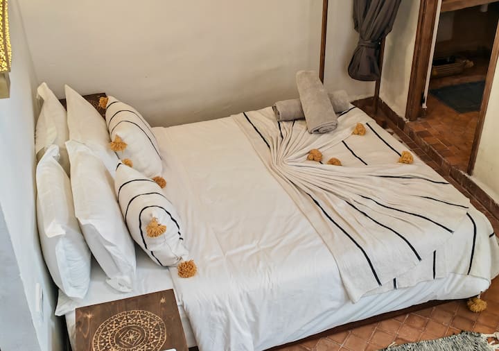 Schlafzimmer 1