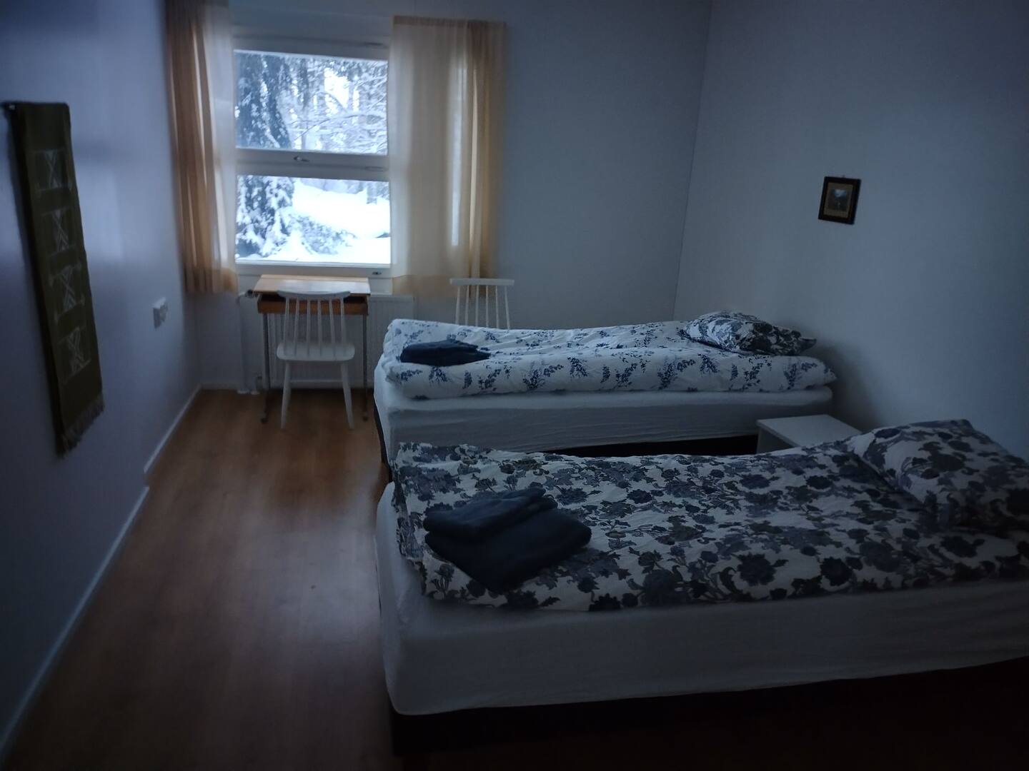Huone 5 Länteenpäin 3