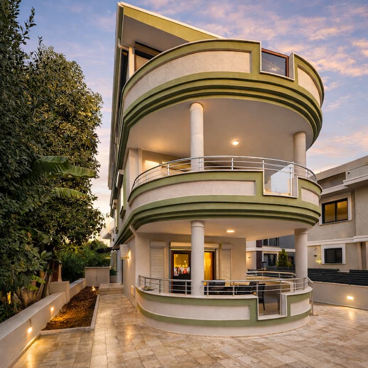 Modern Villa with Pool Didim, 900 Metres to Beach