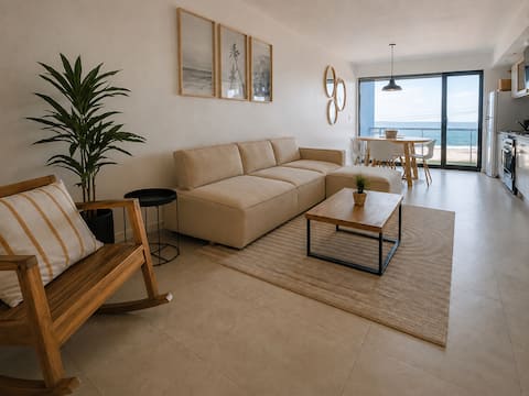 Top performing Airbnb: My House Facing the Sea in Constitucion