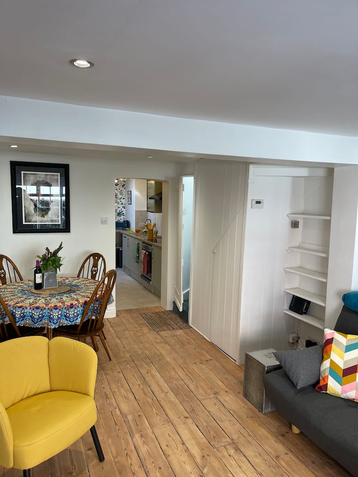 North Laine Sunny Cottage With Parking - Brighton and Hove