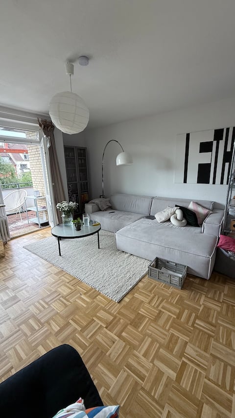 Successful Airbnb property: Spacious, modern, top location in Hoheluft West