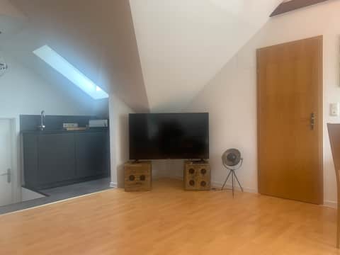 Popular Airbnb listing: NEW Romantic Studio Ubahn Messe in Bemerode