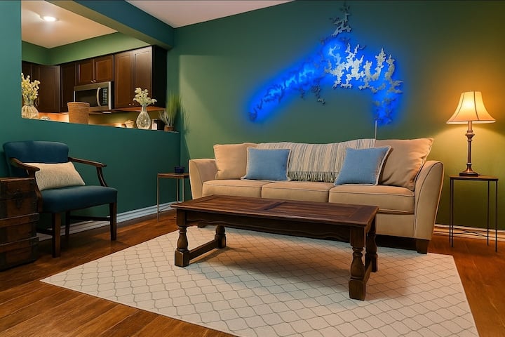 Glo Getaway - Pet-friendly • Near Sdc • Lake Stay - Kimberling City, MO