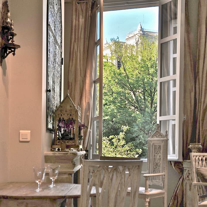 Fantastic View On Notre Dame, Abelard - Apartments for Rent in