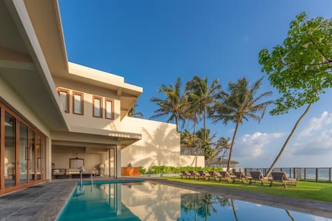 Superior Beachfront Villa