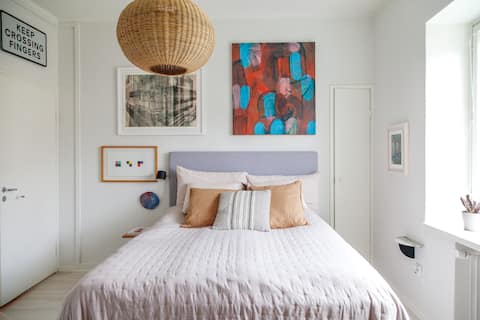 Successful Airbnb property: Art&Bed. A peaceful space. in Vallila