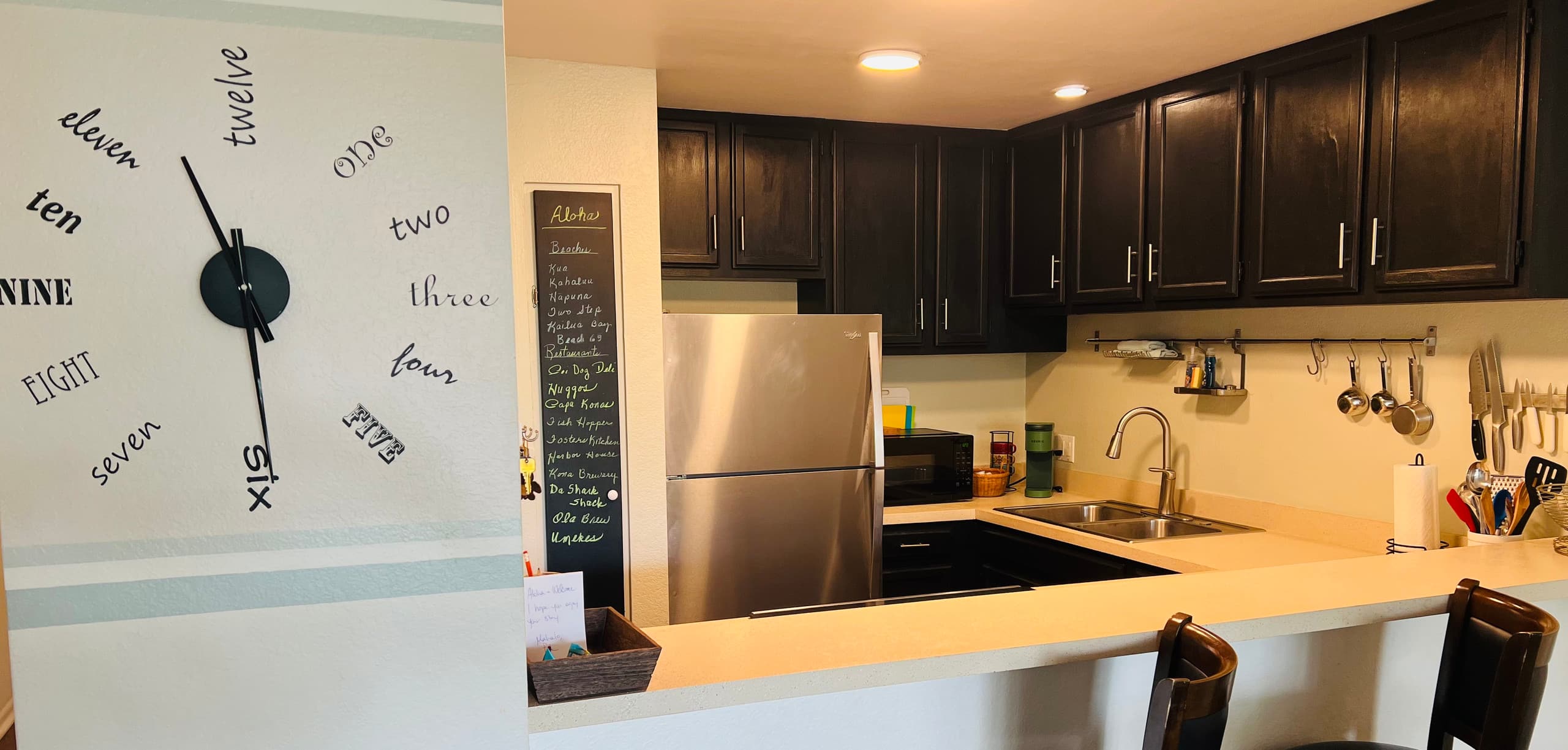Great Location, In Town, Modern and Clean - Image 12