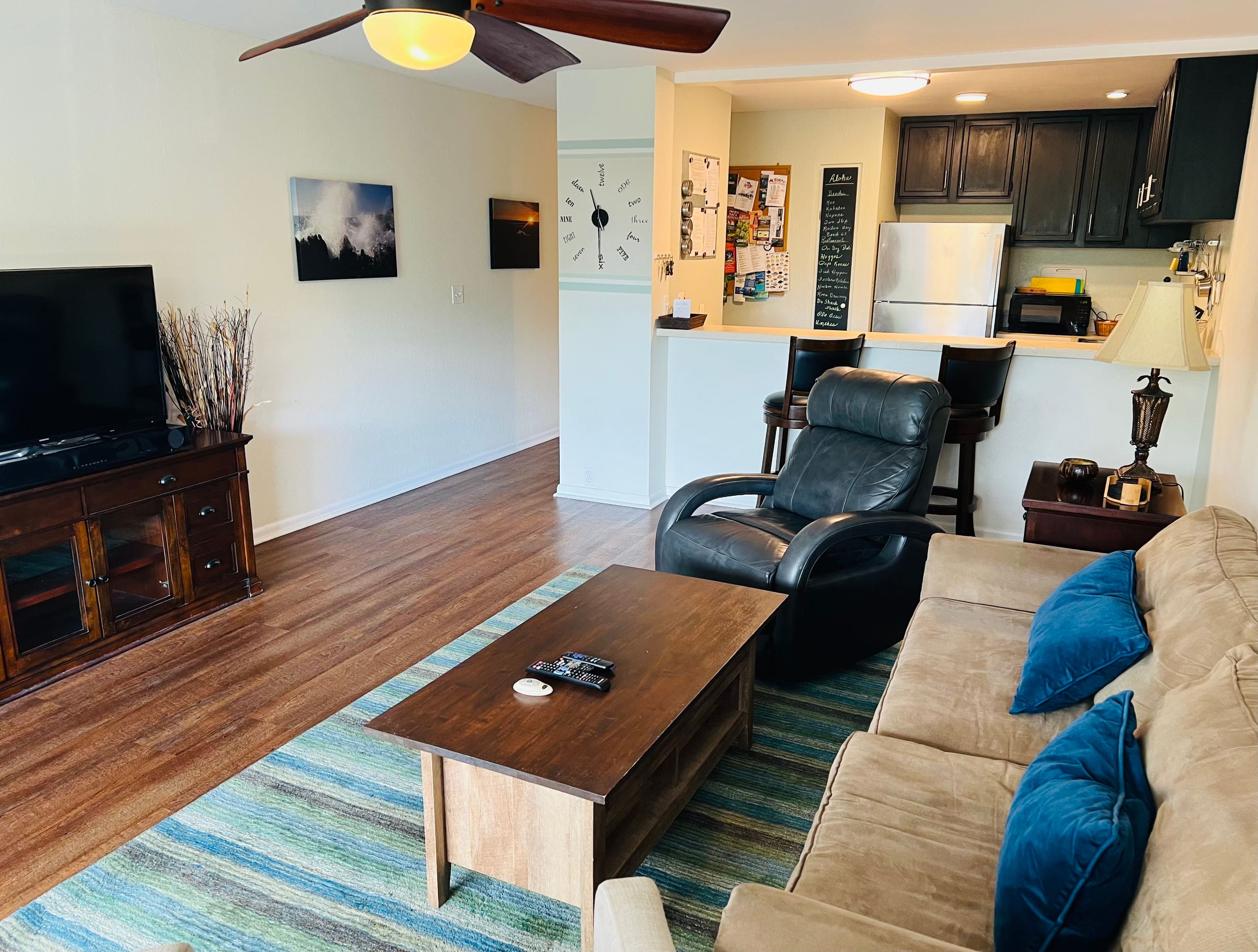 Great Location, In Town, Modern and Clean - Image 6