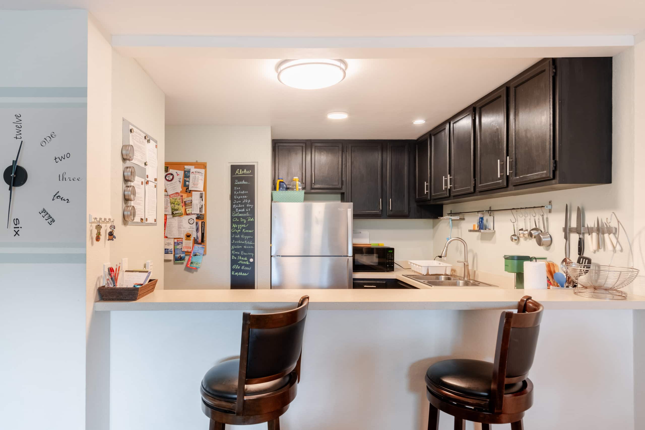 Great Location, In Town, Modern and Clean - Image 9