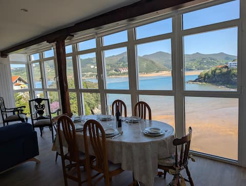 Top Airbnb: The Mundaka Panoramic Viewpoint / Crib and Garage in Bizkaia
