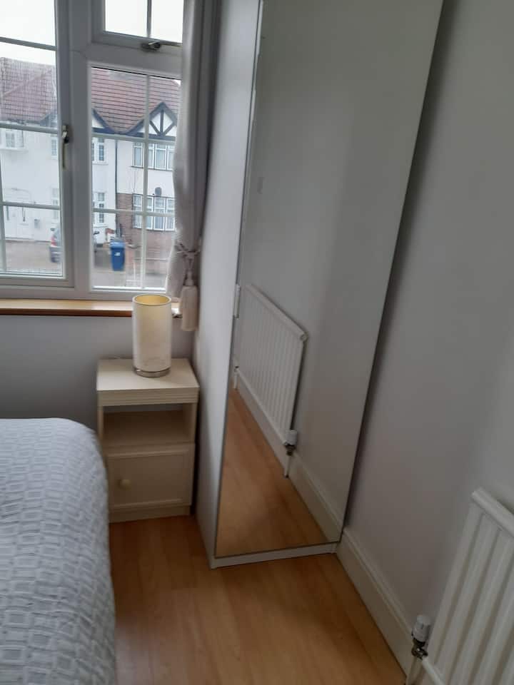 útulná spálňa  so samostatným lôžkom