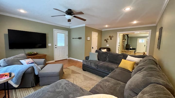 Cabin On 4 Acres Minutes From Little Red River - Heber Springs, AR