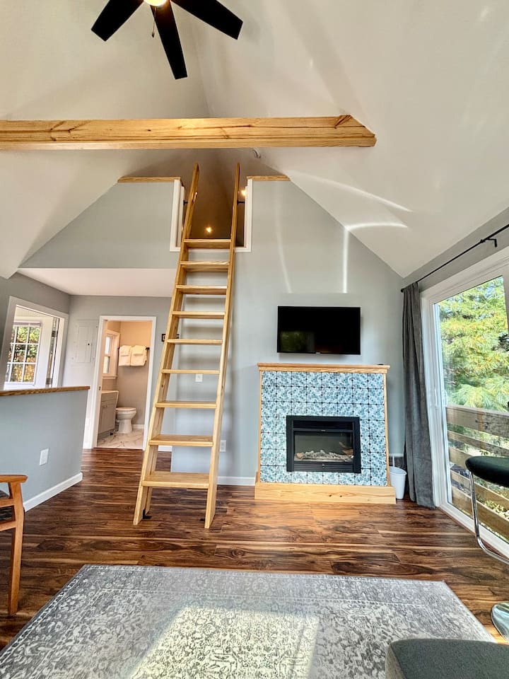 Cozy West Asheville Cabin Quiet But Close To Town - Asheville, NC